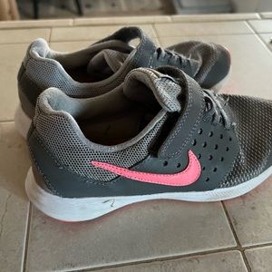 Nike Shoes Youth 2 (kids)